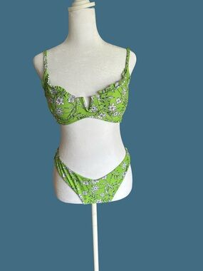 Zaful scalloped bikini floral green with adjustable straps